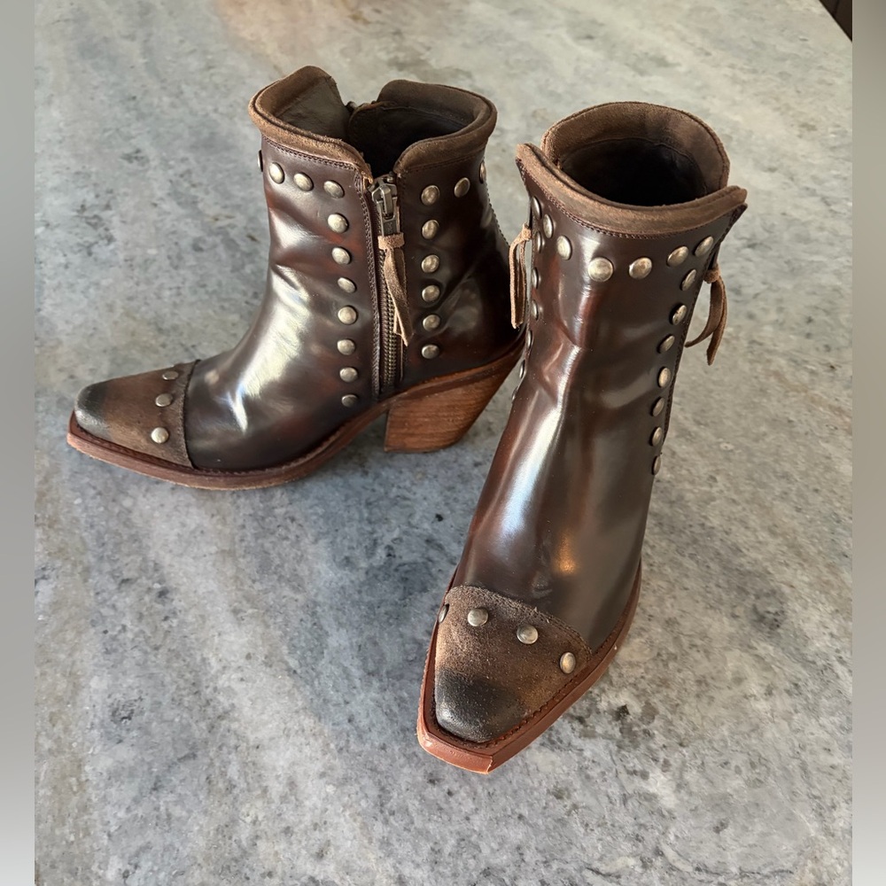 Justin Boots Reba Collection Women’s Brown Studded Leather Ankle Cowboy Boots